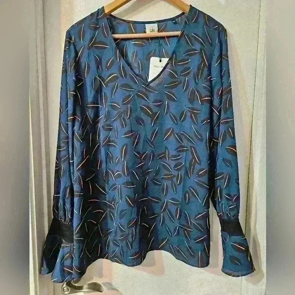 New Cabi Shadow Leaf Blouse - Picture 2 of 6